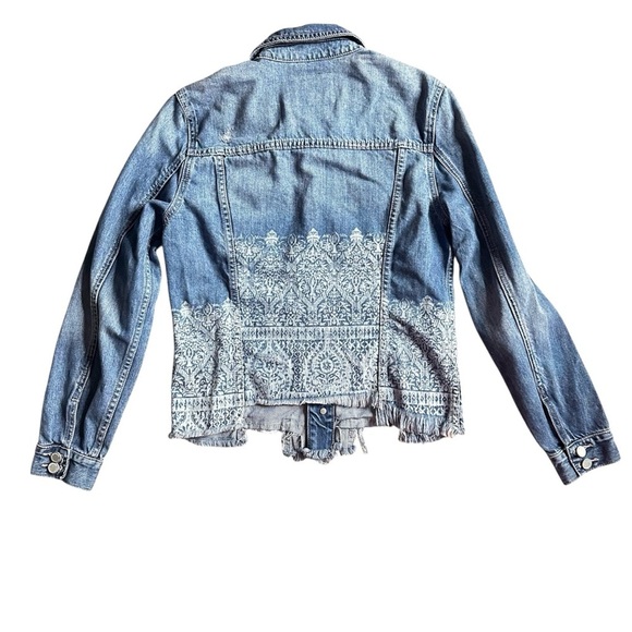 BlankNYC Women’s Denim Jacket Size Small Distressed Hem Paisley Print Jean Coat - Picture 2 of 9
